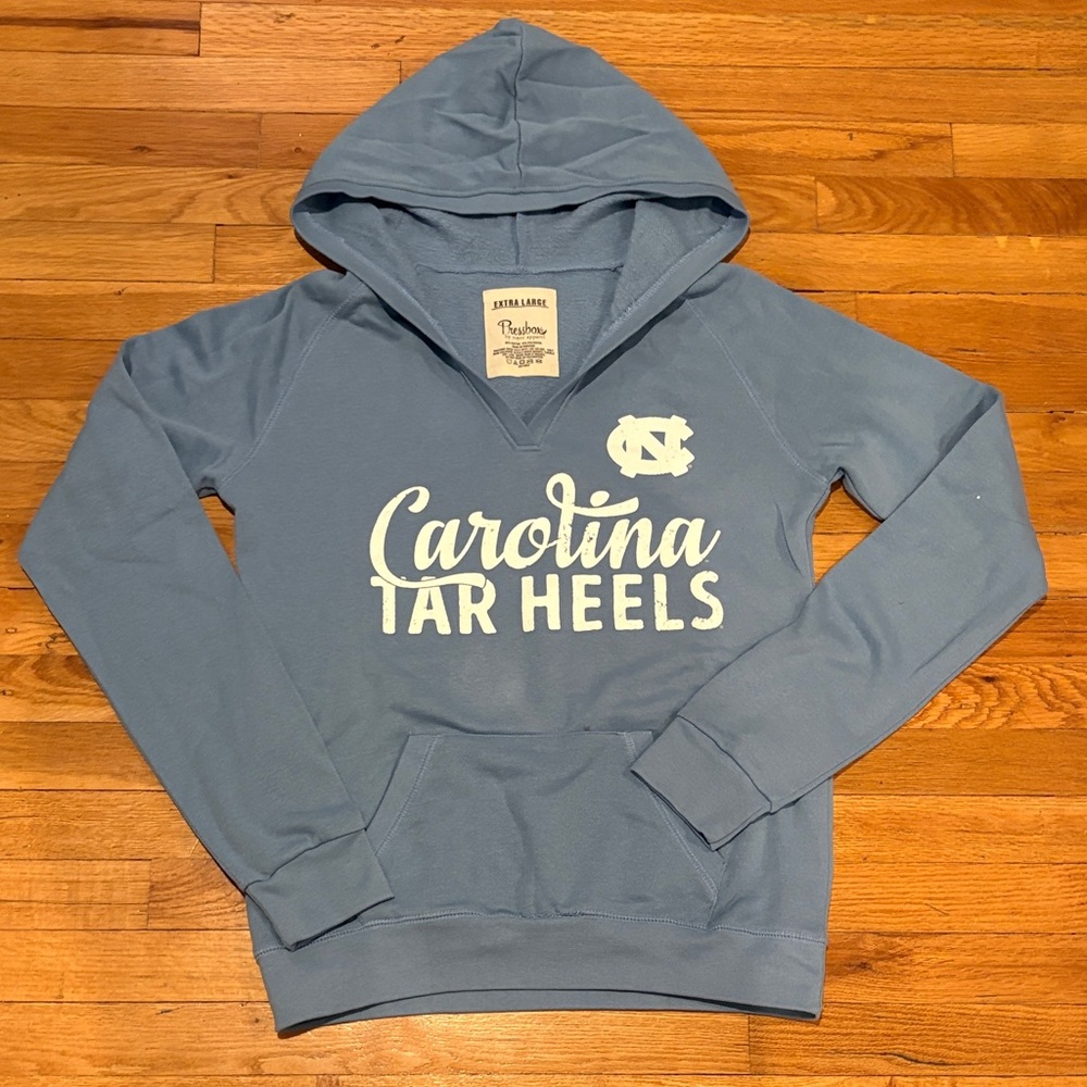 Pressbox Carolina Tar Heels Women's Blue Hoodie